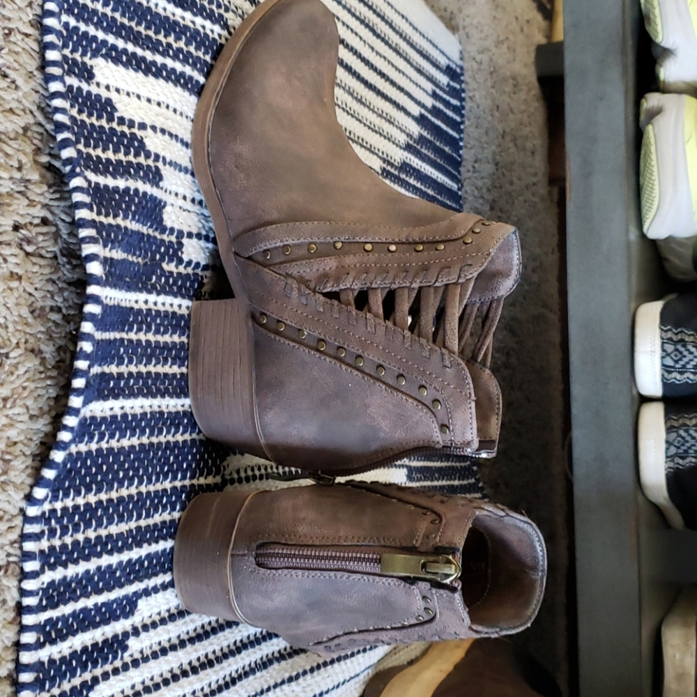Sugar booties